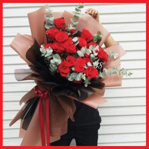 lovers-paradise-50-red-roses-bouquet